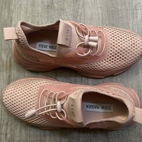 Steve Madden Milo blush pink sneakers - Picture 7 of 12